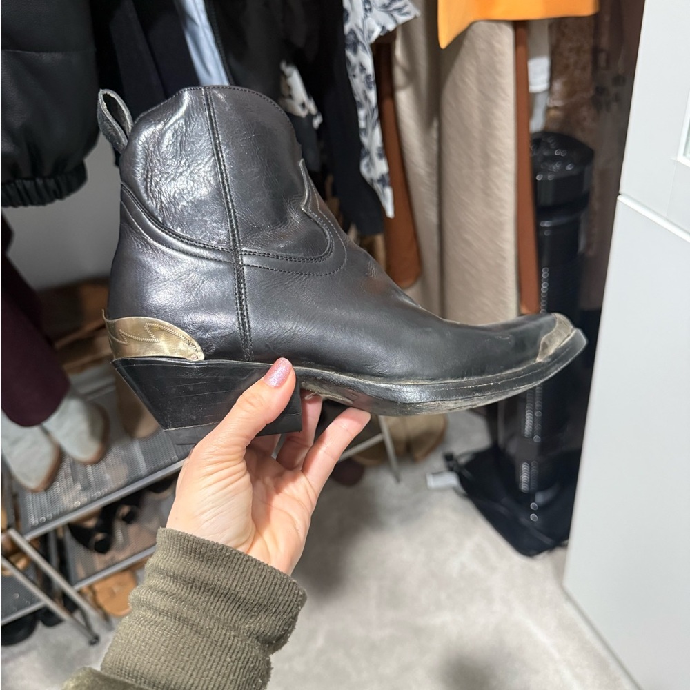 MEXICANA Black and Gold Heeled Boots
